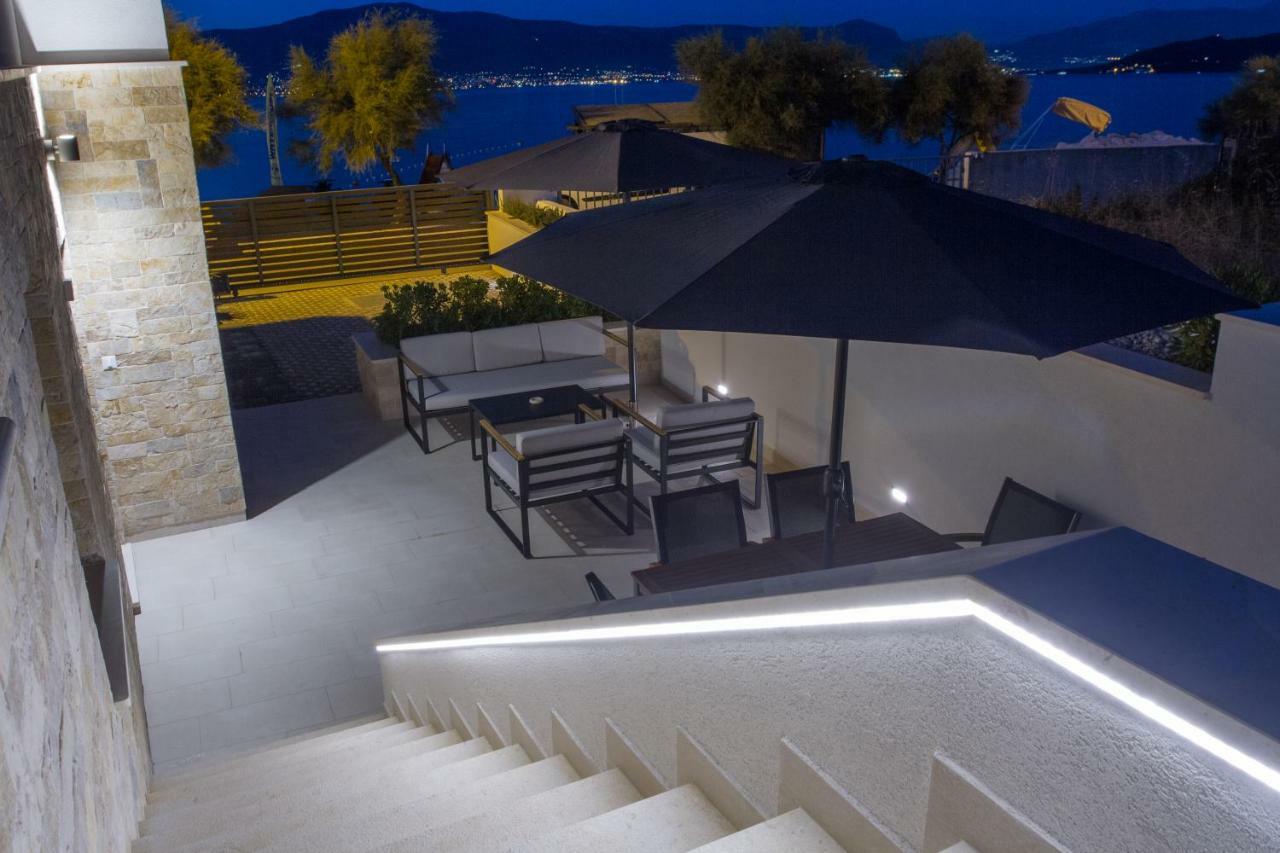 Luxury Poolside Villa Slatine Extérieur photo