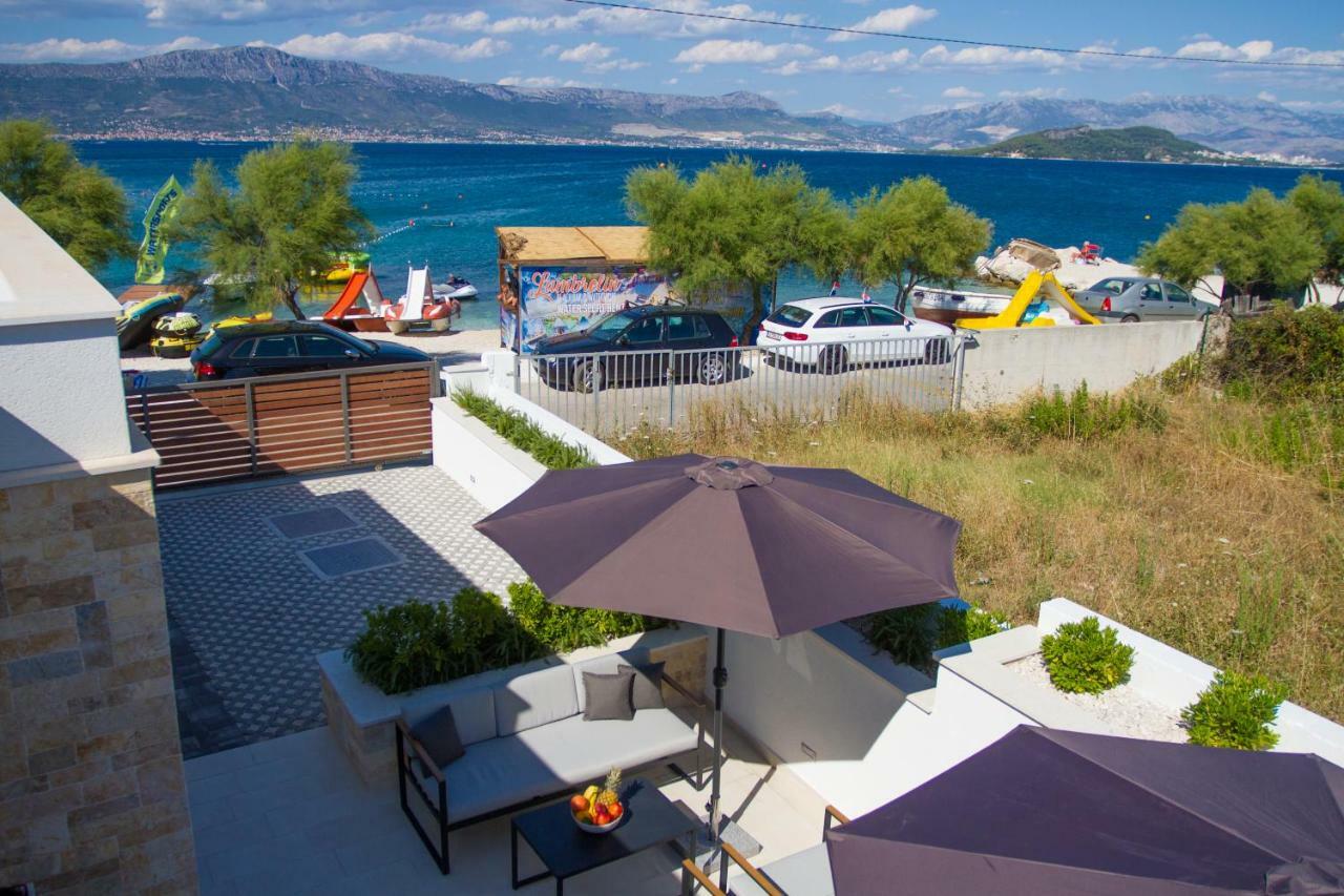 Luxury Poolside Villa Slatine Extérieur photo